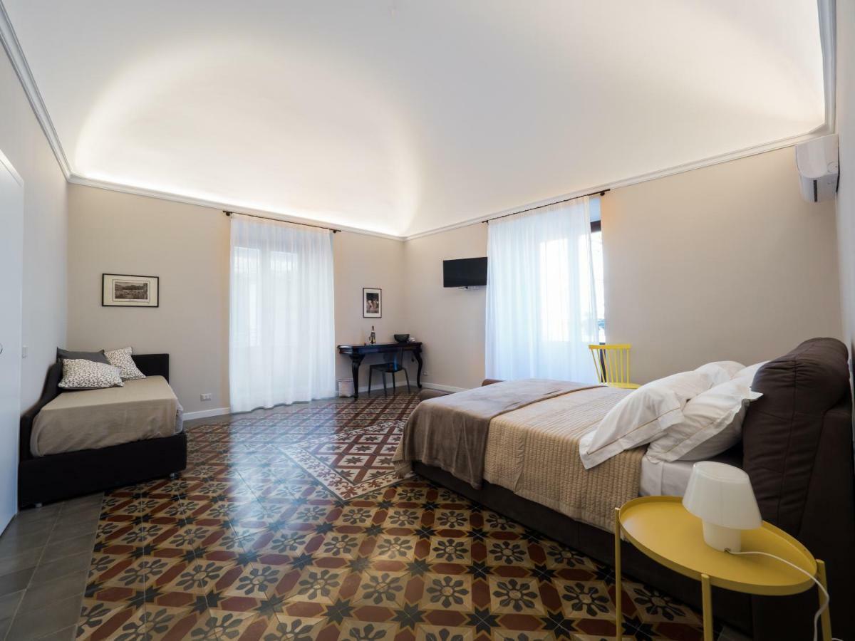 Couette-café Sciara Larmisi 3*