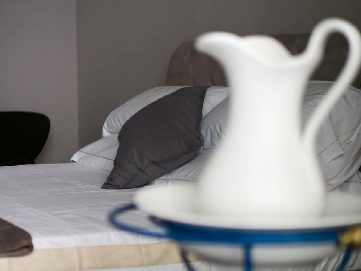 Couette-café Sciara Larmisi 3*